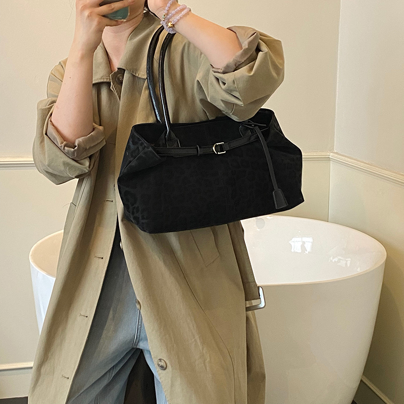 Leopar Desenli Dikiş İpliği To - Luxury Bags For Women Sale incelemesi ve fiyatı